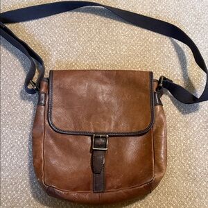 Fossil Brown Leather Vintage Messenger Bag with Dark Trim